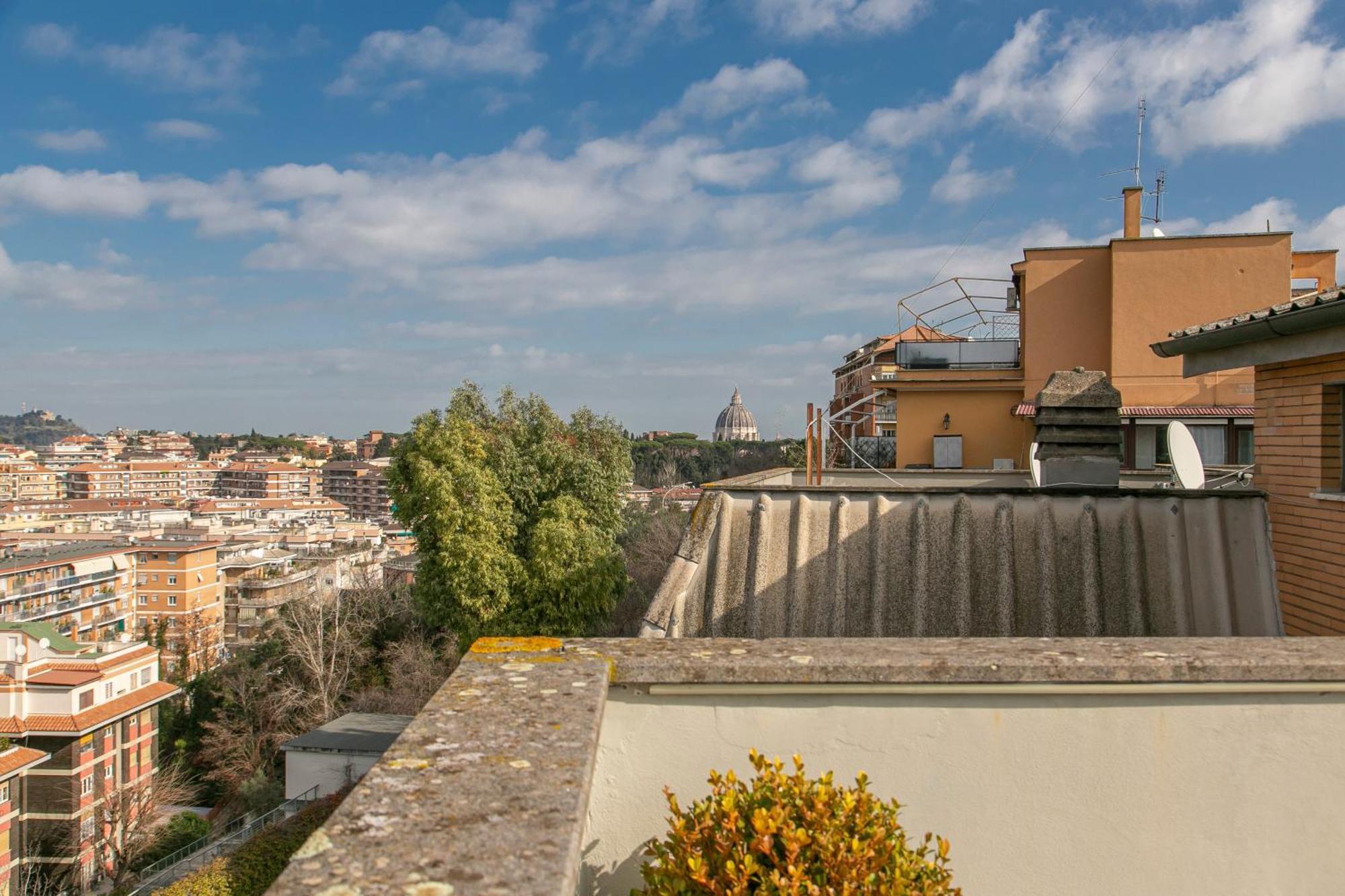 Terrazza San Pietro Vicino Metro A Apartment Rom