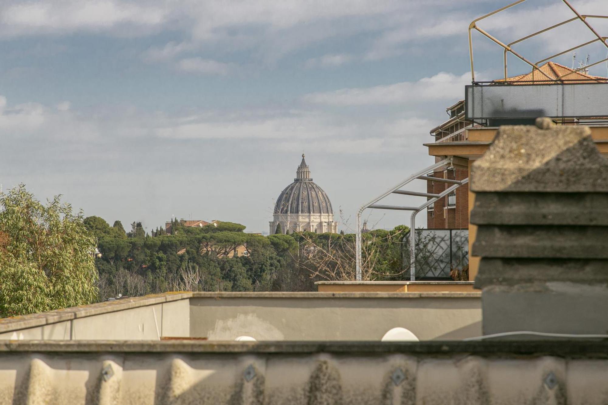 Terrazza San Pietro Vicino Metro A * Rom